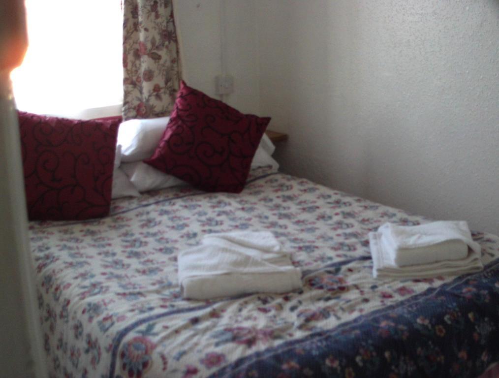 Jollies Hotel Blackpool Room photo